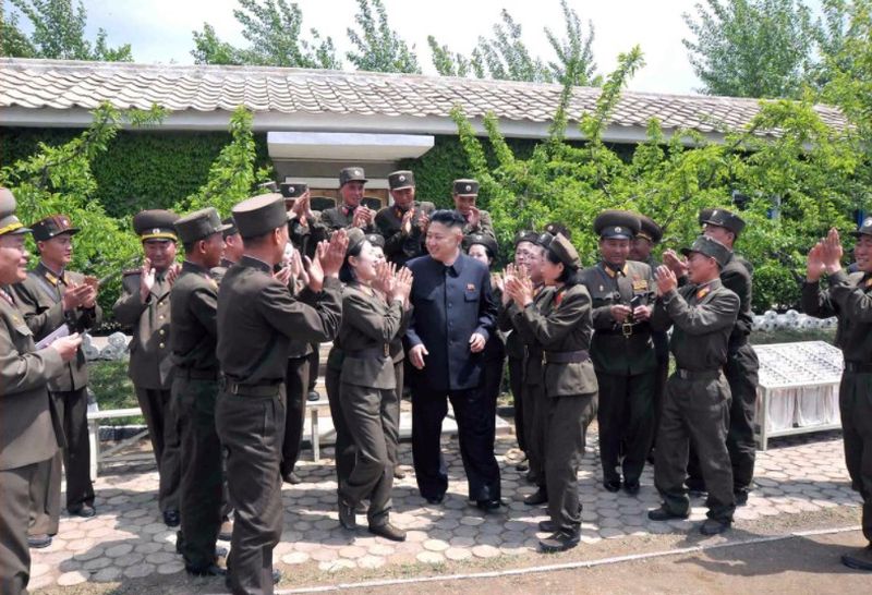 Среди военнослужащих. Май 2013 г.