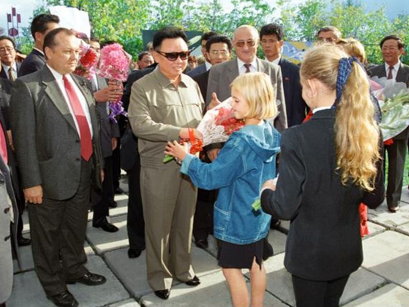 Ким Чен Ир во время зарубежной поездки.