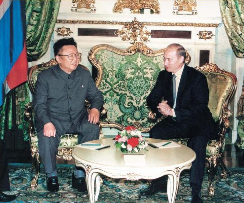 С Президентом РФ Владимиром Владимировичем Путиным. Август 2001 года.
