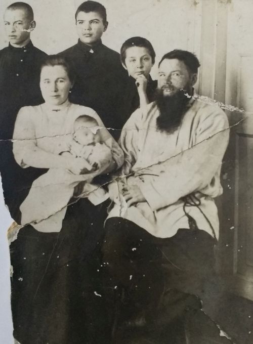 Семья Лукашовых