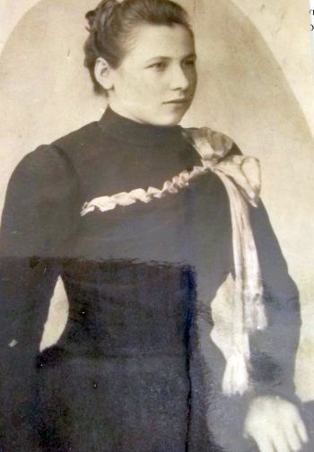 Супруга Полина Лукашова