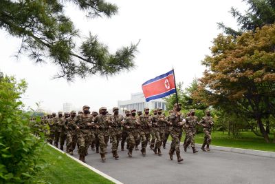 Экстренно направлены бойцы военно-медицинской службы КНА во все пункты поставки медикаментов в столице.