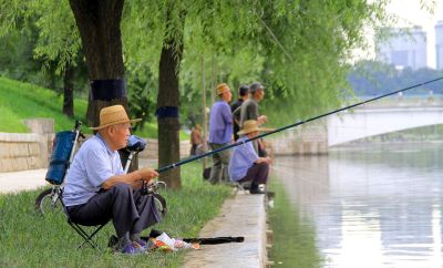 Разряд государственной противоэпидемической работы урегулирован и снижен, и обеспечивается ритмичность общественной деятельности и повседневной жизни во всех ее элементах и процессах.