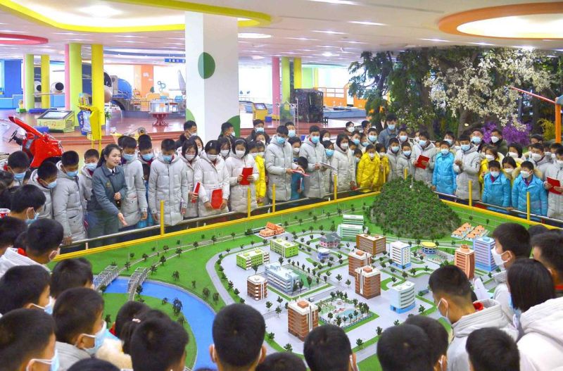 В Храме науки и техники делегаты-детсоюзовцы лелеют мечту стать достойными учеными в будущем.