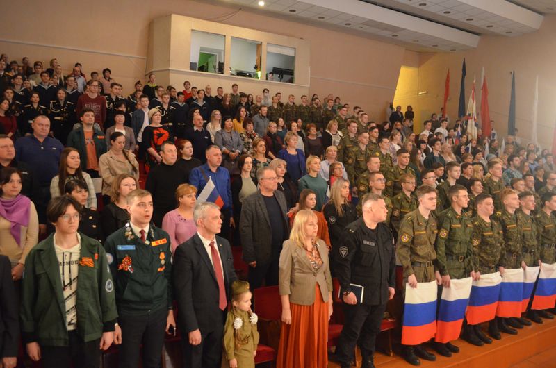 Комсомольчане высказались в поддержку Вооруженных сил России и Президента страны