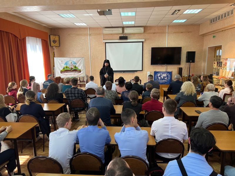 Выставка горных пород и минералов открылась в Биробиджанской епархии