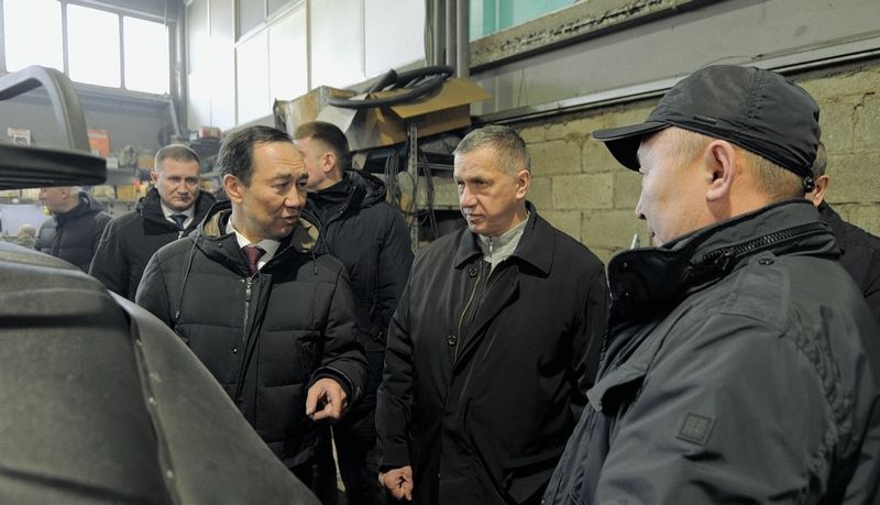 Юрий Трутнев ознакомился с продукцией предприятия ООО «ЯКТ-Сокол» по производству квадроциклов