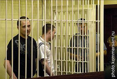 Сергей Мурзин и Александр Август (слева) отказались от последнего слова перед вынесением приговора