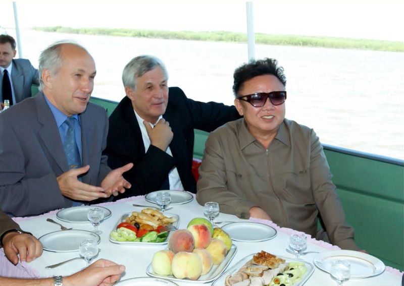 С руководителями Хабаровского края на Амуре.