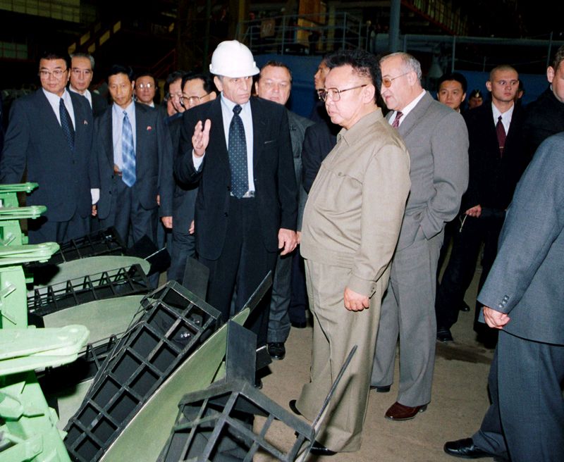 На Амурском судостроительном заводе.