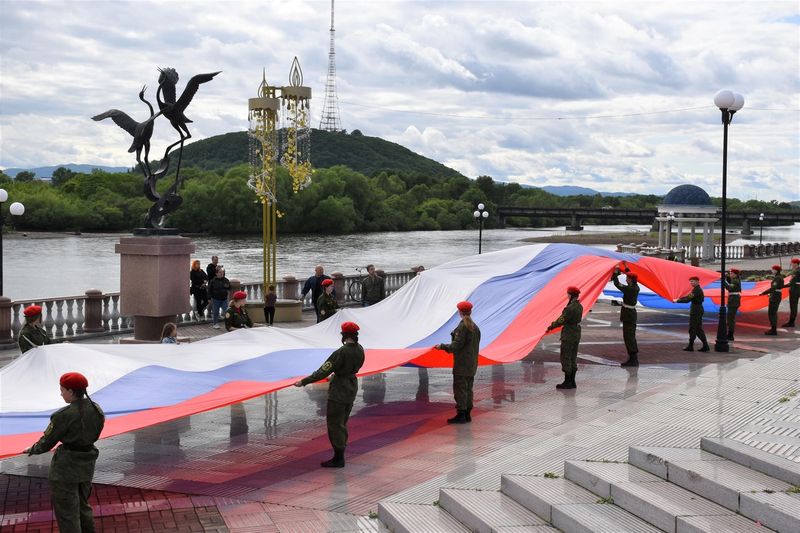 День государственного флага РФ отметят в ЕАО