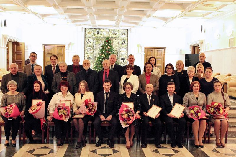 Лауреатов премии губернатора Хабаровского края в области литературы и искусства наградили в преддверии Нового года