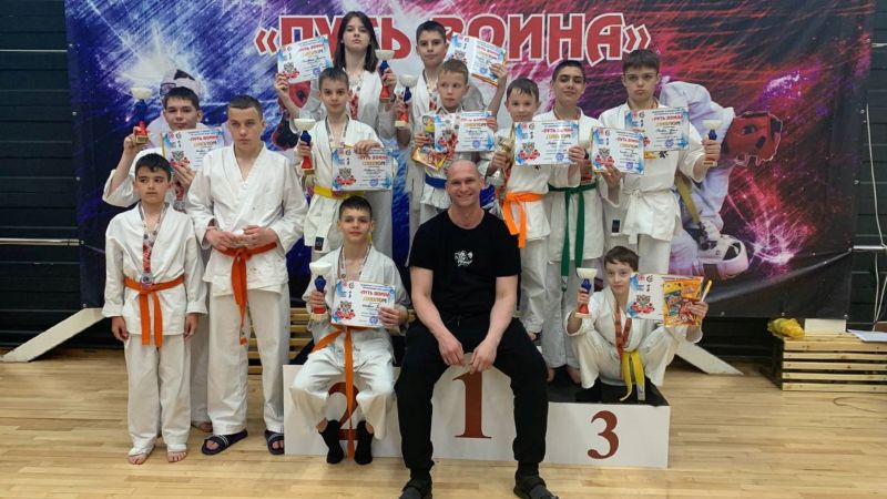 1 золотую, 7 серебряных и 3 бронзовые медали привезла сборная ЕАО с дальневосточных соревнований по Зендокай Будо карате