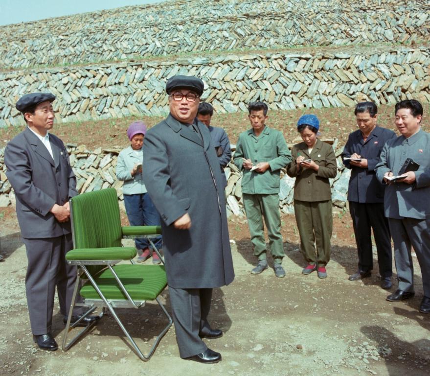 На террасированном поле Хариского сельхозкооператива уезда Кандон. Май 1981 года.