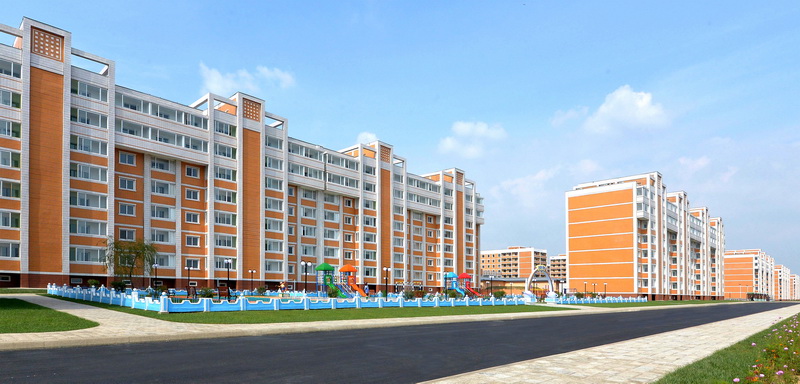 Улица ученых «Ынха» за городом Пхеньяна.