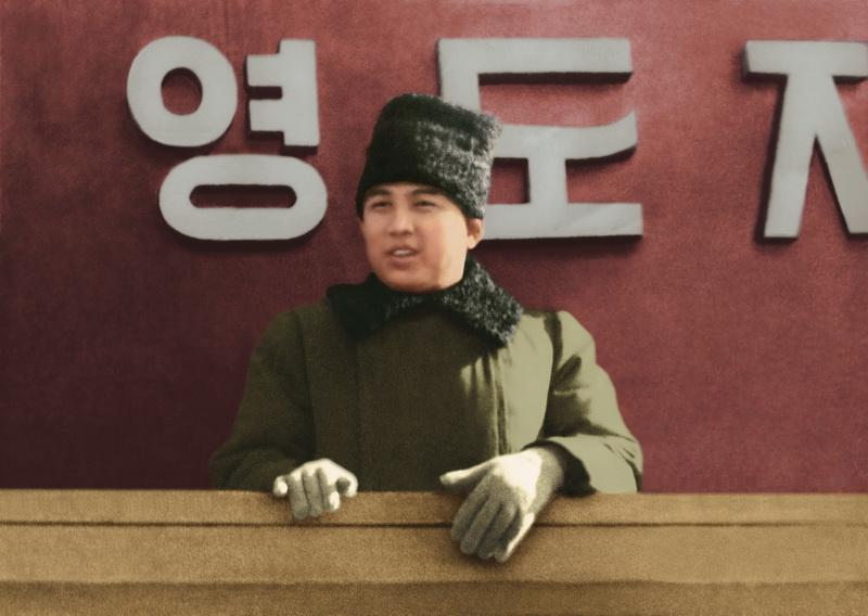 Ким Ир Сен на трибуне военного парада в честь основания КНА. Февраль 1948 года.