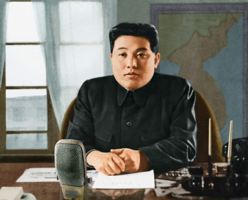 Ким Ир Сен выступает по радио с исторической речью – обращением всему народу подняться на достижение победы в войне. Июнь 1950 года.