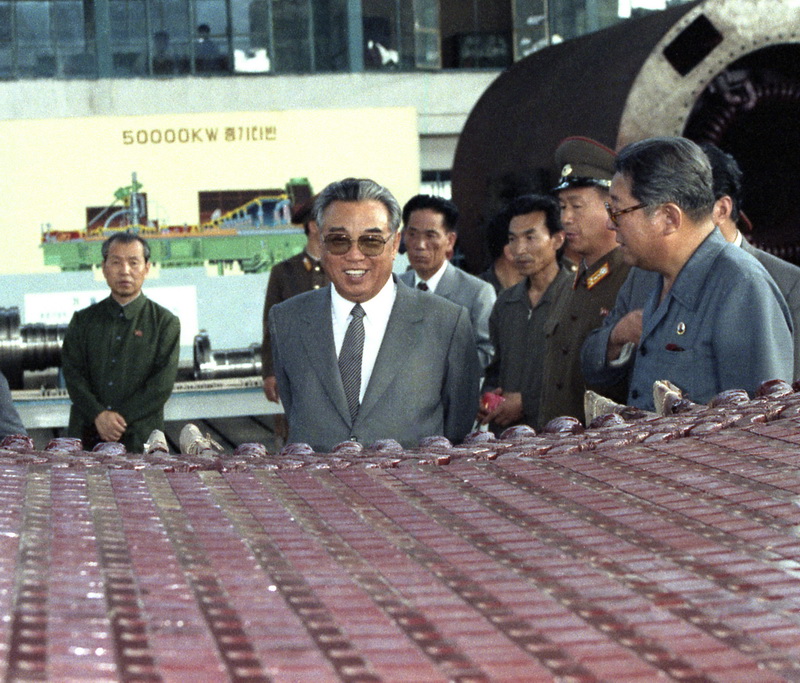 Ким Ир Сен в Тэанском объединении тяжелого машиностроения. Июнь 1986 года.