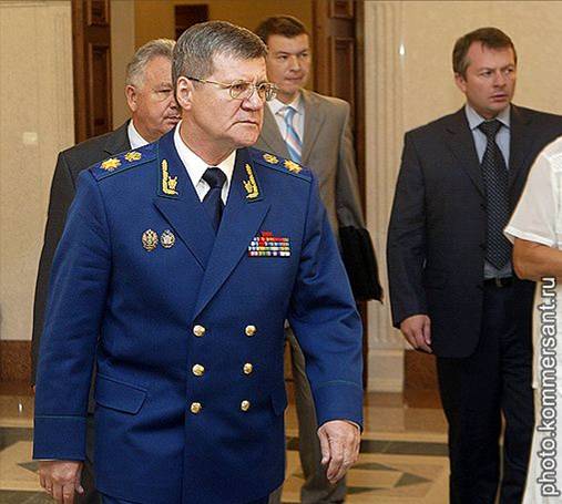 Юрий Чайка пригрозил руководителям предприятий-должников уголовными делами. Фото: Евгений Переверзев/Коммерсантъ