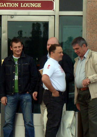 Встреча накоротке. В центре - мэр Игорь Пушкарев. Слева - улыбающийся первый вице-мэр Алексей Сухов. Автор: «Н».