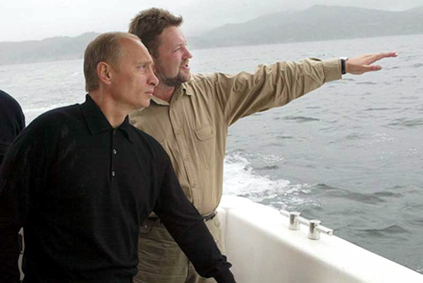 - А вот там, Владимир Владимирович,   у нас браконьерские крабовые порядки...