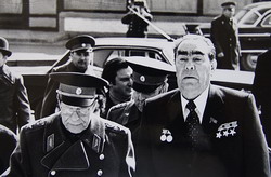 Устинов и Брежнев (нажмите, чтобы увеличить)