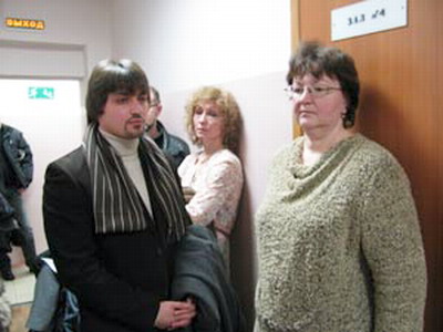 Сын, жена и адвокат Э. Бахшецяна
