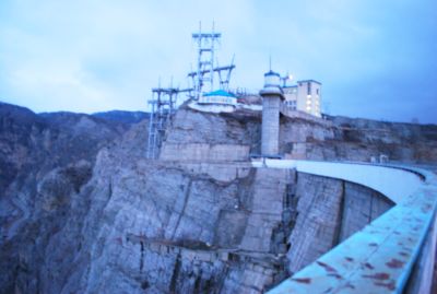 Загадочная «макушка» Черкейской ГЭС (нажмите, чтобы увеличить)