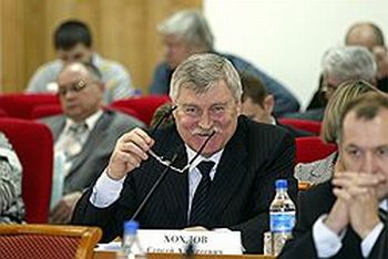 С приходом Сергея Хохлова на должность спикера команда губернатора «наберет обороты»/ Фото: Евгений Переверзев/Коммерсантъ