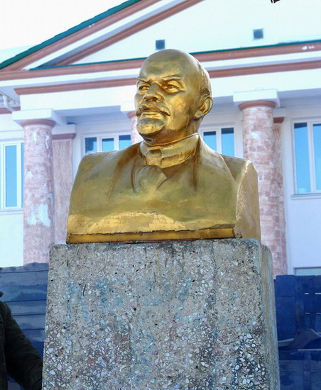 Бюст В.И. Ленина/ п. Ягодное, Магаданская область