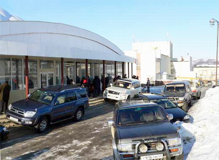 Вход в ледовый дворец