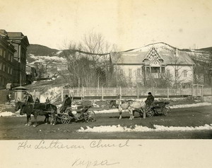 Первое здание лютеранской кирхи. Позже на его месте появилось то, что существует и сегодня. Нажмите, чтобы УВЕЛИЧИТЬ (нажмите, чтобы увеличить)