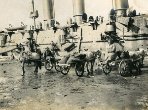 Доставка грузов к борту военного корабля. Нажмите, чтобы УВЕЛИЧИТЬ (нажмите, чтобы увеличить)