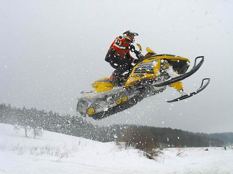 Снегоход «Бомбардье» задекларировал заместитель председателя правительства Хабаровского края по вопросам внутренней политики Сергей Анохин