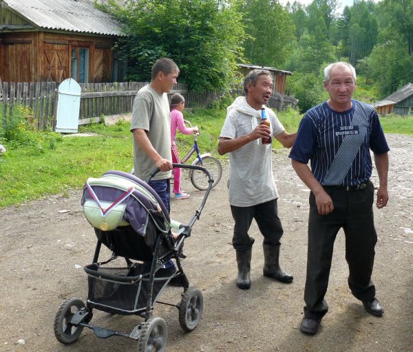 На улице в Шахтинском