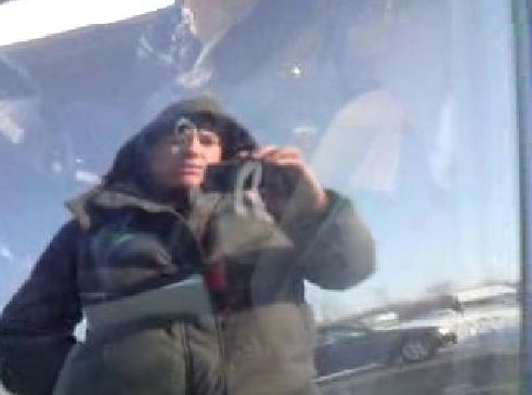 Д. Пермяков с камерой в сотовом телефоне