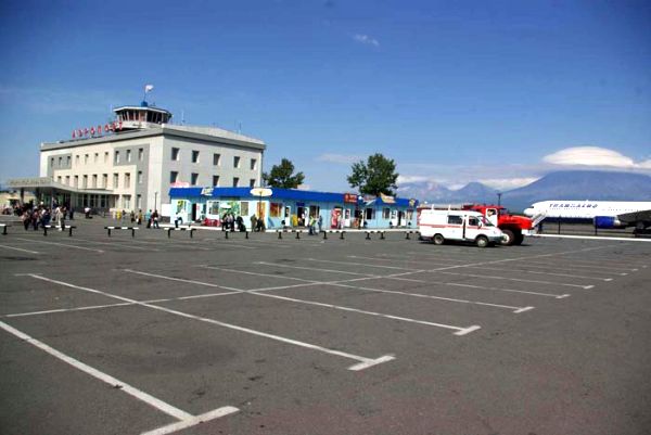 Авто на стоянку не пускали