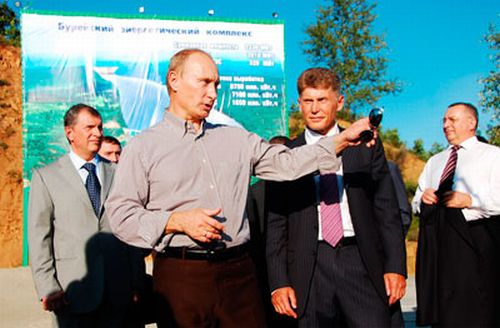 Премьер и губернатор уже дали будущему объекту имя — Бурейка. Фото: Павел Кошеленко