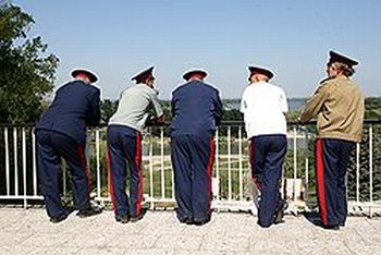 Атаманов развернут лицом к власти в едином общедальневосточном казачьем обществе. Фото: Василий Дерюгин/Коммерсантъ