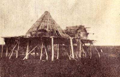 Коряцкая юрта в Карагинской бухте. стр. 60.