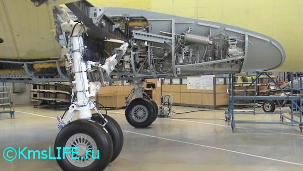 Редакция побывала в цехе сборки «Суперджетов» и осмотрела самолёты. Фото автора