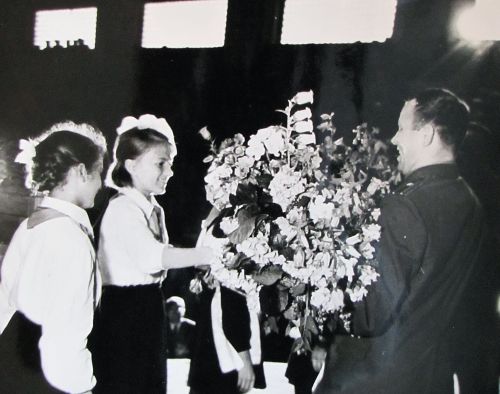Ю. Гагарин в Хабаровске, май 1962 г. Фото В. Пильгуева. Перефото С. Балбашов./Нажмите, чтобы УВЕЛИЧИТЬ (нажмите, чтобы увеличить)