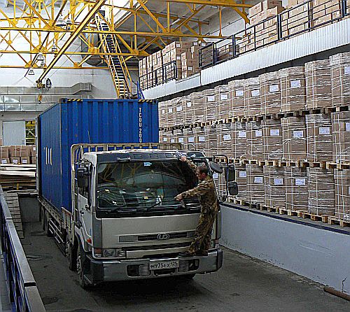 Архиву самое место там, где разгружаются фуры...