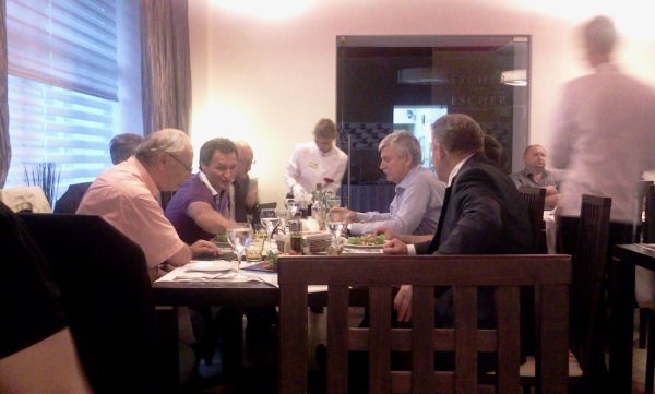 Резник, Шишкин, Михалев / Хохлов, Шпорт (слева направо), гостиница "Восход", Комсомольск-на-Амуре. Нажмите, чтобы УВЕЛИЧИТЬ (нажмите, чтобы увеличить)