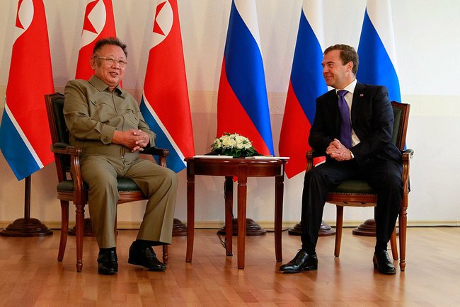С Председателем Государственного комитета обороны КНДР Ким Чен Иром. Фото пресс-службы Президента России