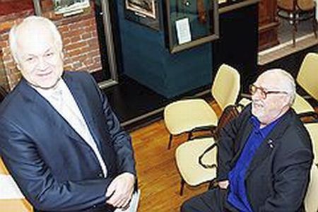 Соглашение о честных выборах раскололо оппозицию (справа — Георгий Подколодный из «Правого дела», слева — Григорий Барабанов из «Патриотов России»). Фото: Евгений Переверзев / Коммерсантъ