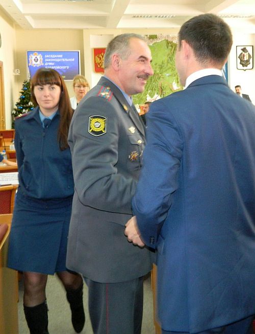 И. Ильц (в центре), зам. начальника УМВД по Хабаровскому краю