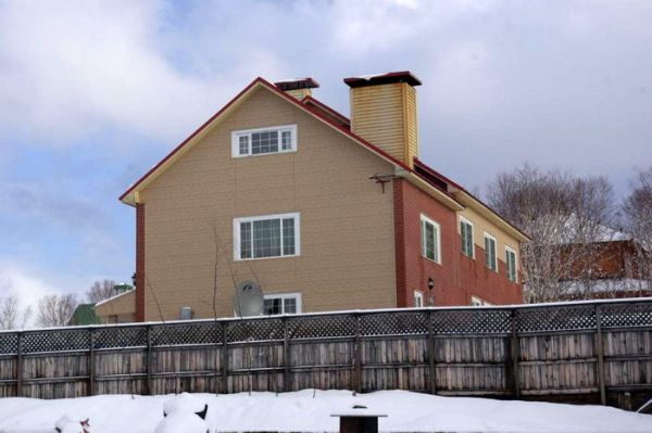 Дом отставного генерала ФСБ Евгения Лаухина