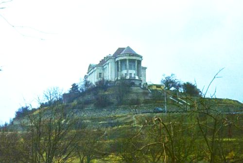 Вид на дворец Амина до штурма. Неприступность очевидна.