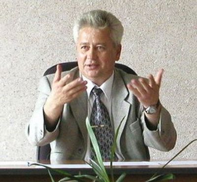 Член партии «Единая Россия» Б.М. Мусянович уже возглавлял Ванинский район на протяжении 8 лет (с 1999 по 2008 годы)
